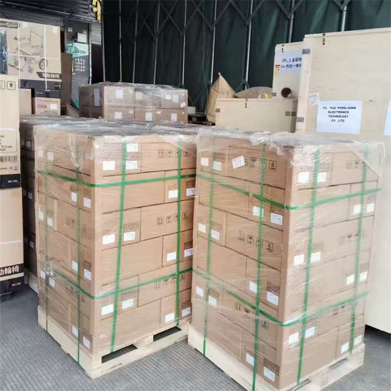 德钦县博湖县：物流专线的高效货运之旅